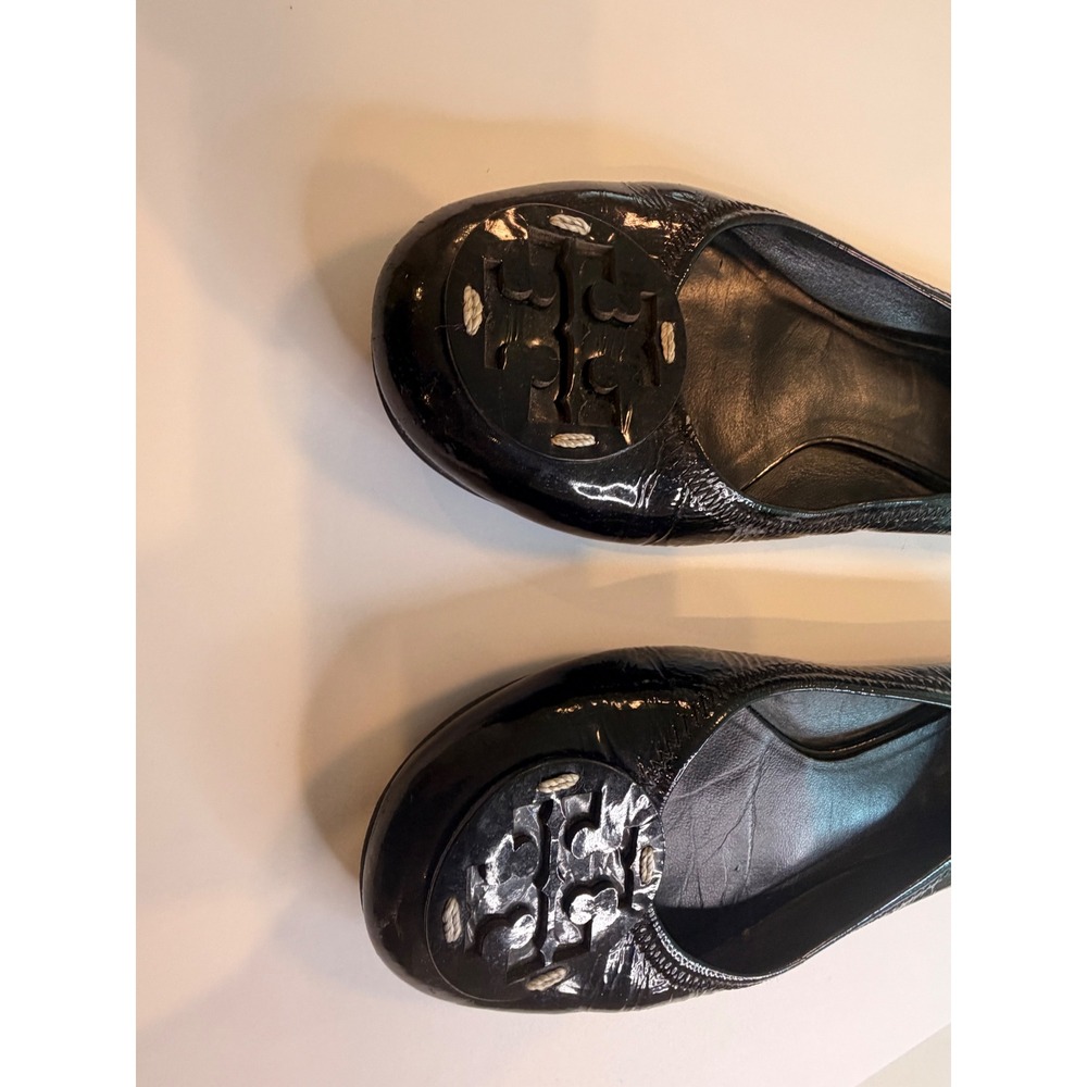 Tory Burch Reva Black Patent Leather Ballet Flats Scrunch Back Size 9 - Picture 2 of 7